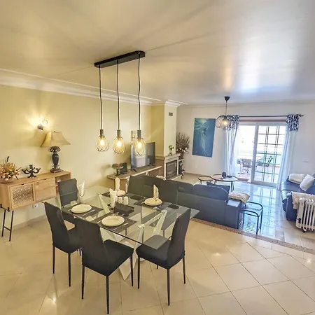 Σπίτι διακοπών Farm Village- Townhouse 2 Mins From Old Town