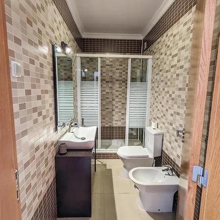 Farm Village- Townhouse 2 Mins From Old Town Albufeira