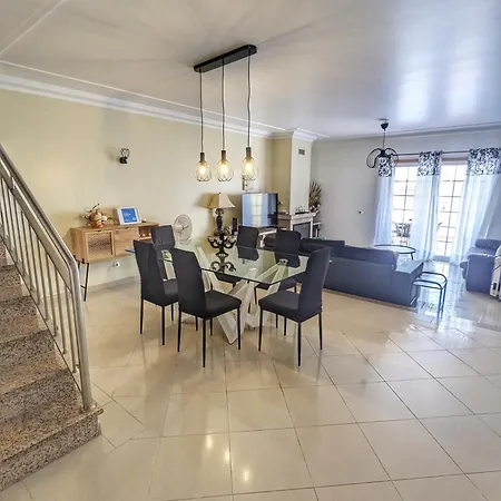 Farm Village- Townhouse 2 Mins From Old Town Albufeira