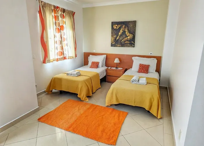 Farm Village- Townhouse 2 Mins From Old Town *