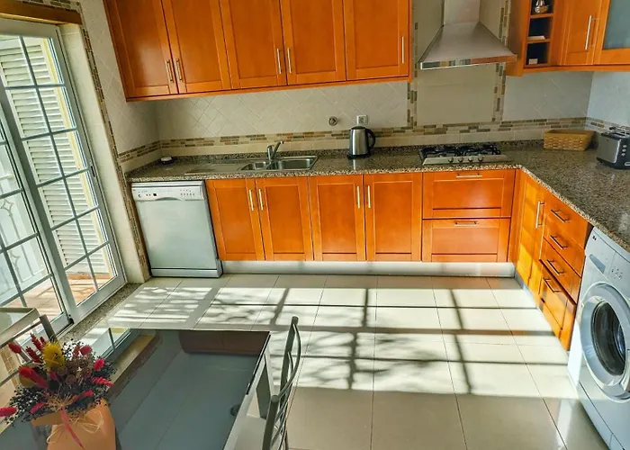 Farm Village- Townhouse 2 Mins From Old Town *