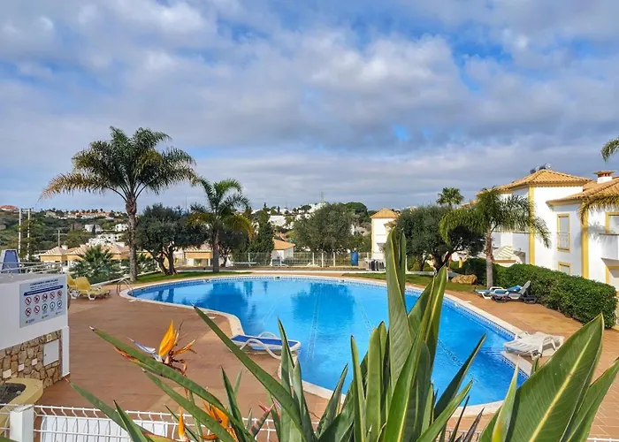 Farm Village- Townhouse 2 Mins From Old Town 알부페이라