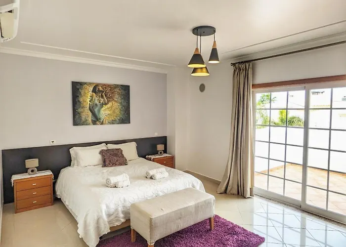 펜션 Farm Village- Townhouse 2 Mins From Old Town 알부페이라