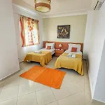 Farm Village- Townhouse 2 Mins From Old Town Albufeira *