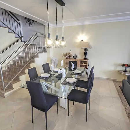 Farm Village- Townhouse 2 Mins From Old Town Albufeira Holiday home