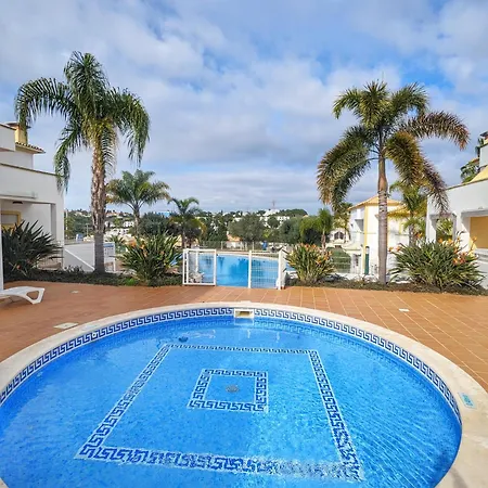 Farm Village- Townhouse 2 Mins From Old Town Albufeira Holiday home